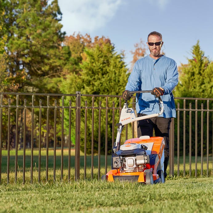 STIHL® RM 655 VS – Premium Self‑Propelled Lawn Mower | 21in Gas Engine