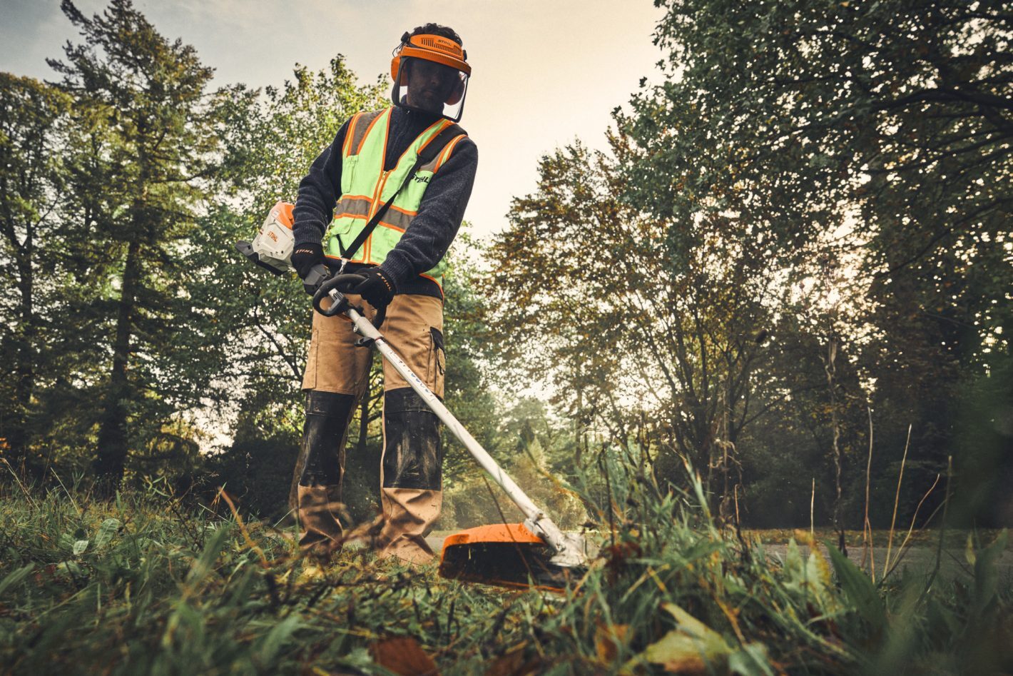 STIHL® – KMA 200 R KombiSystem® | 36V Battery‑Powered KombiMotor